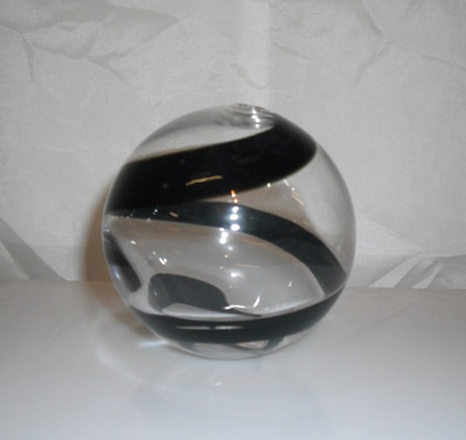  Glass Globe Clear c/w Black Twist